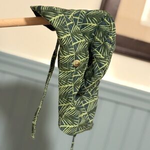 Kate Quinn Green and navy Sunhat